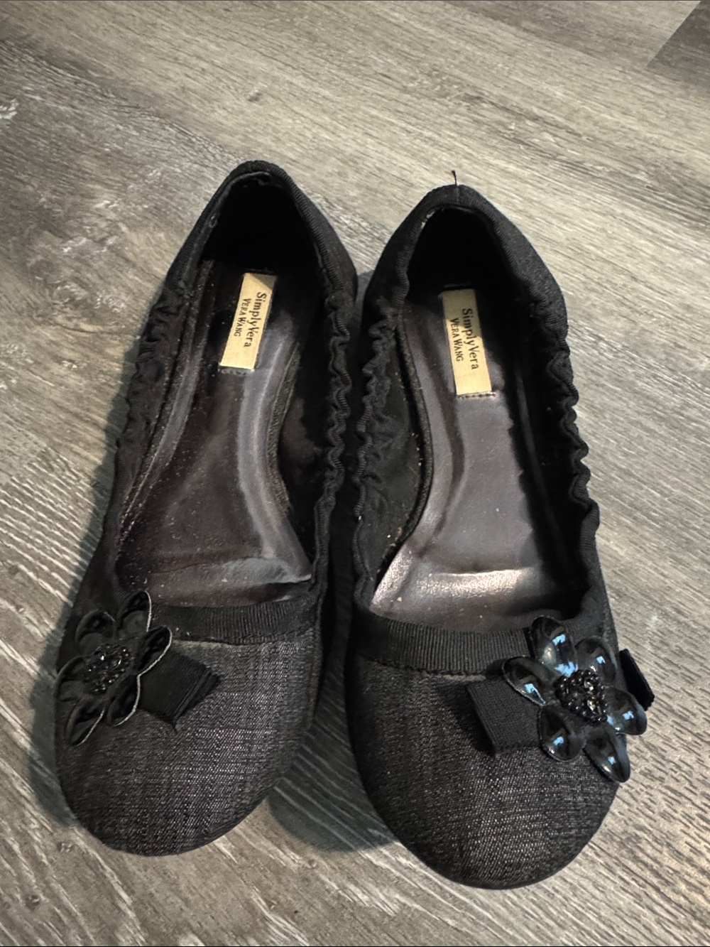 Simply Vera Vera Wang Black Ballet Flats with Flower Accent